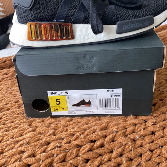 Adidas NMD_R1 Shoes - Picture 6 of 6